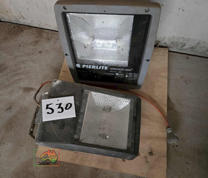 2x Outdoor Floodlights