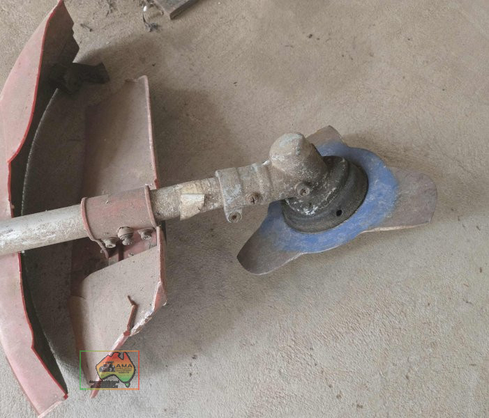 Petrol Whipper Snipper with Blade - photo 3