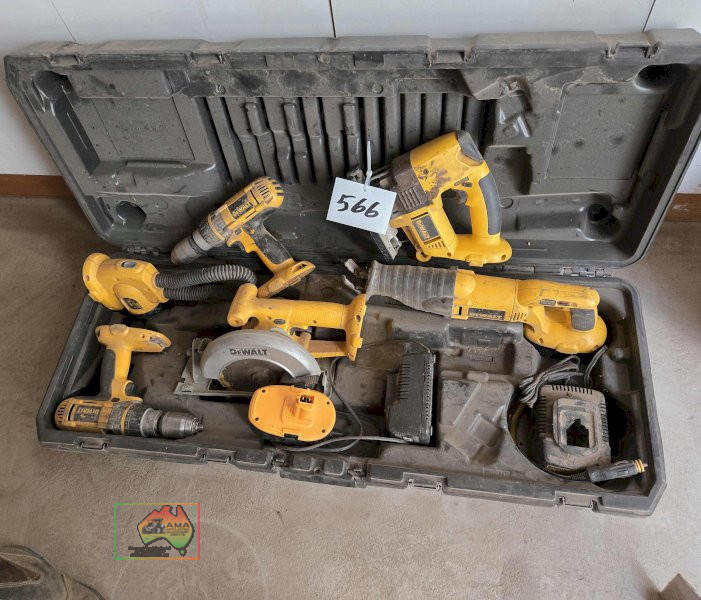 DeWalt Builders Pack with New Battery