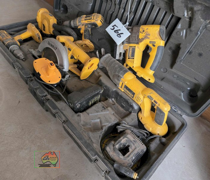 DeWalt Builders Pack with New Battery - photo 2