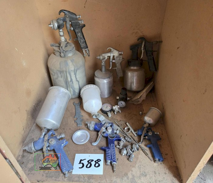Assorted Spray Guns & Fittings