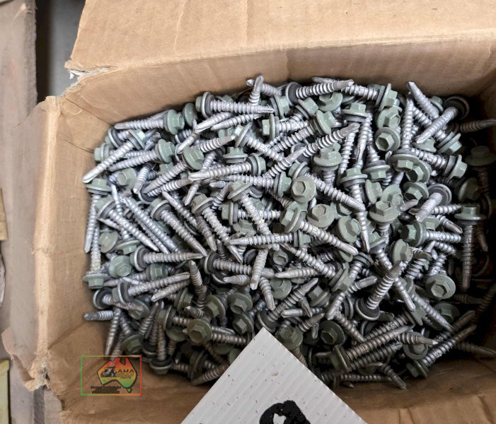 3 Boxes of Roof Tech Srews - photo 4