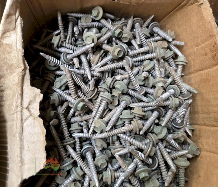 3 Boxes of Roof Tech Srews - photo 4