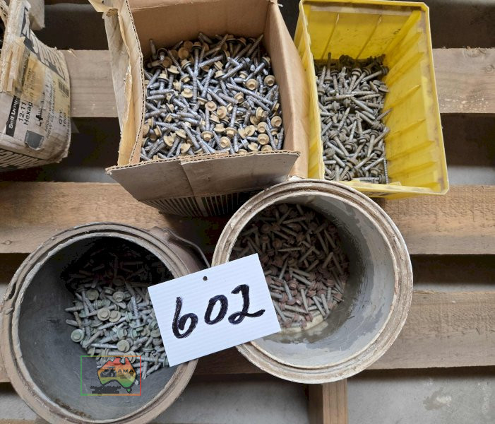 4 Boxes of Roof Tech Screws