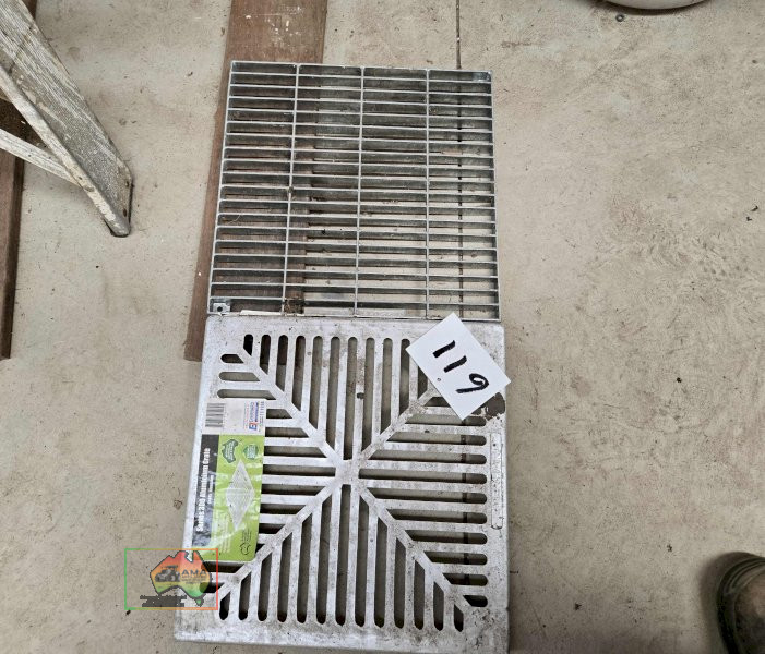 2x Drain Grates 300x300 - photo 2