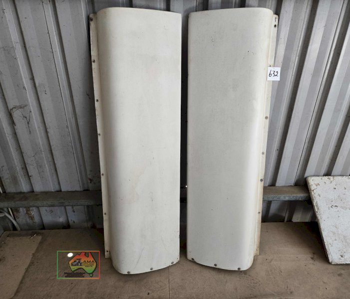 Pair of Wind Deflectors off Truck Horse Box - photo 1