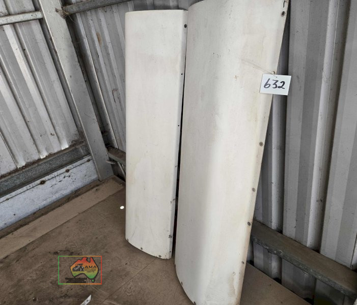 Pair of Wind Deflectors off Truck Horse Box - photo 2