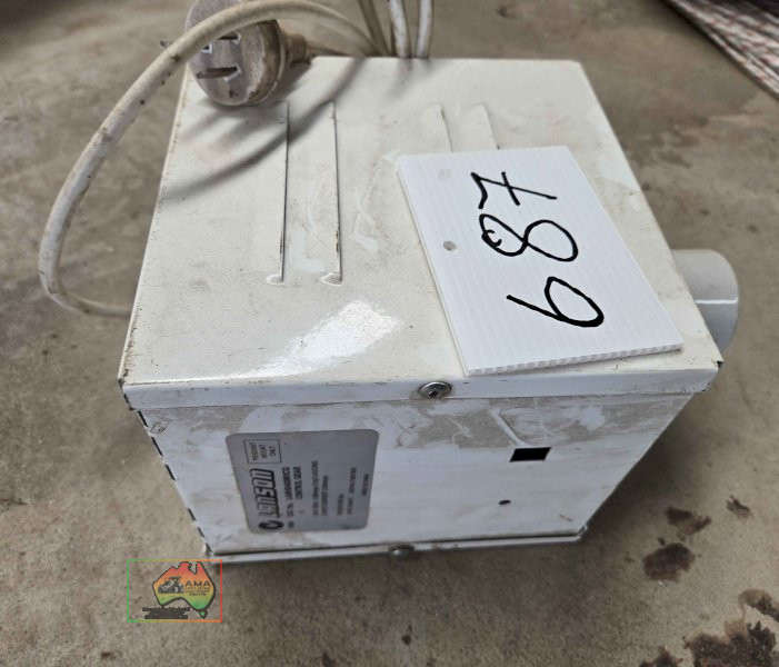 New Outdoor Yard Light Controller - photo 2