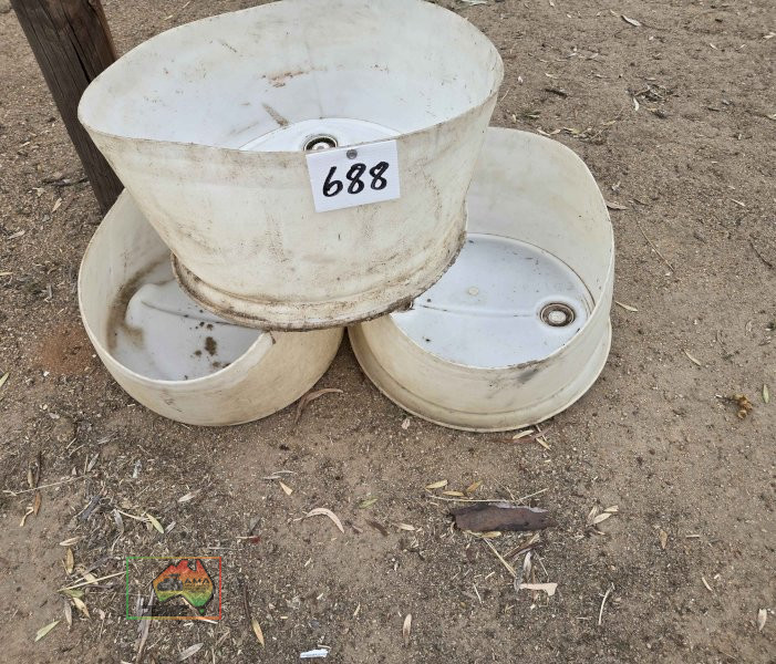 3x Plastic Water Tubs