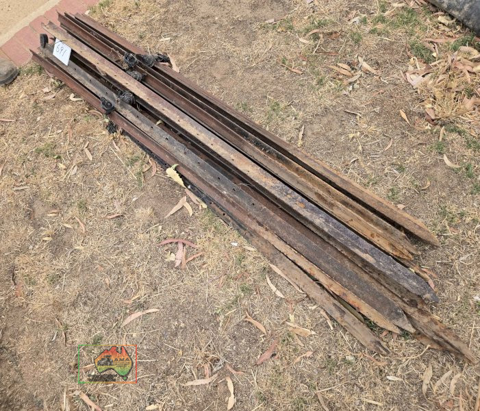 15x Star Pickets with Insulators