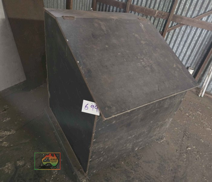 Bulk Feed Bin on Fork Slippers - photo 5