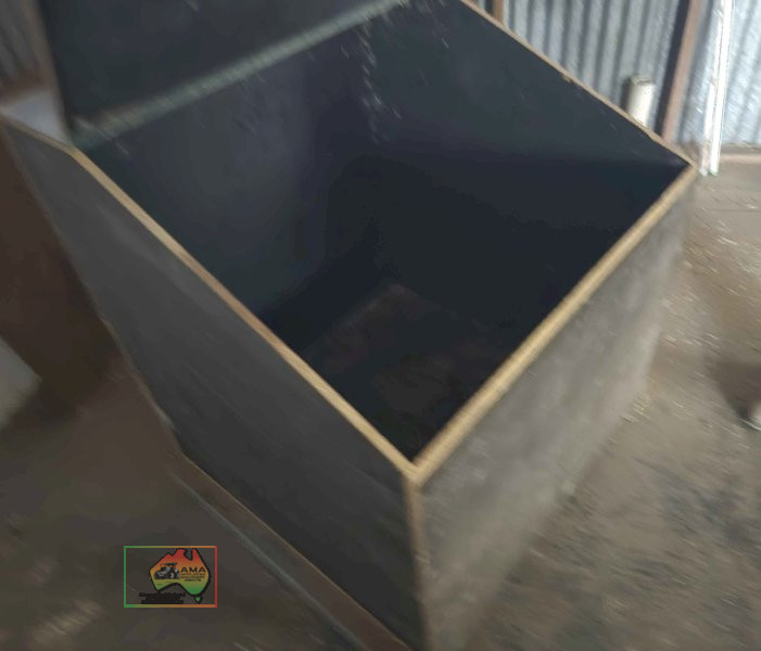 Bulk Feed Bin on Fork Slippers - photo 3