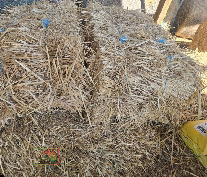 6x Bales of Oaten Hay