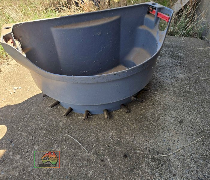 2 x Milk bar calf feeders