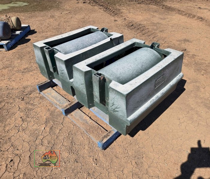 Polymaster molasses feeder