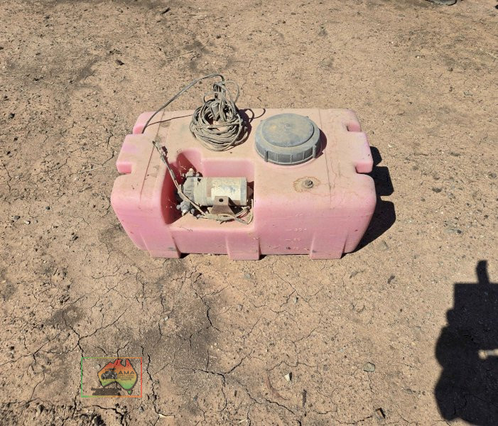 50L ATV spray tank - photo 2