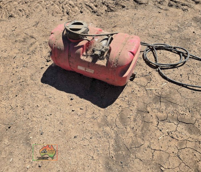 50L ATV spray tank - photo 2