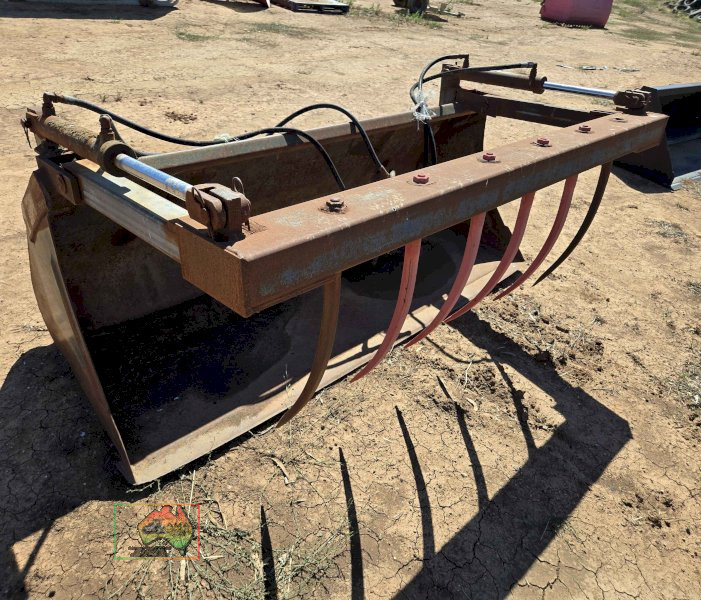 7' FEL tractor bucket with grab