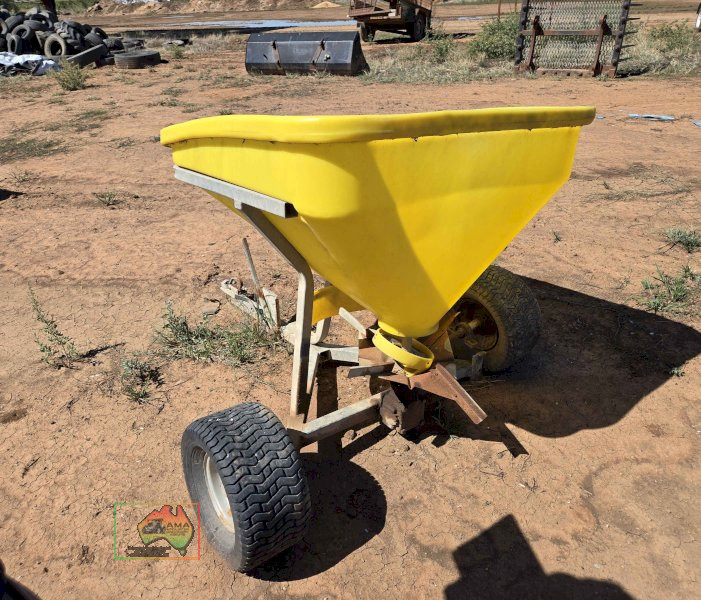 Trailing ATV fertiliser spreader - photo 4