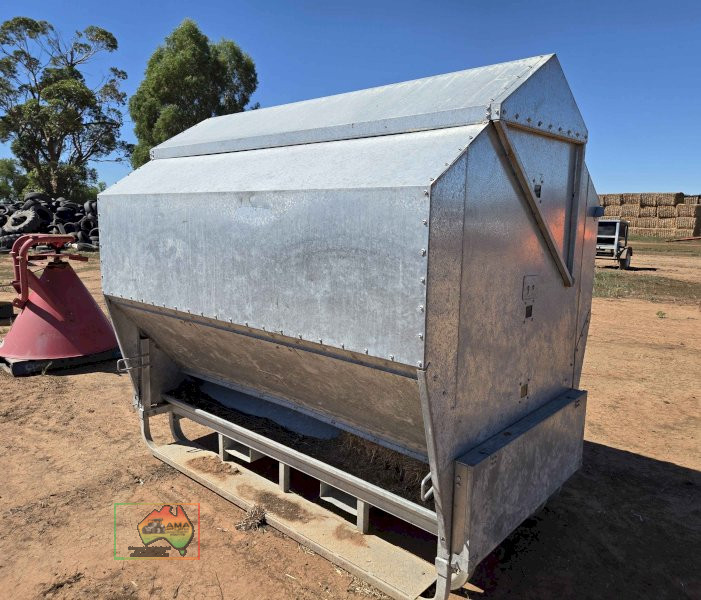 Universal grain feeder