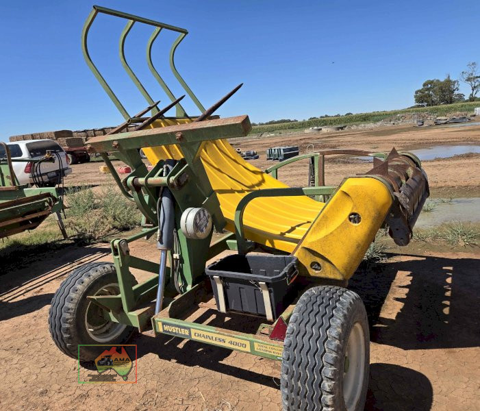 Hustler Chainless 4000 bale feed out wagon - photo 2
