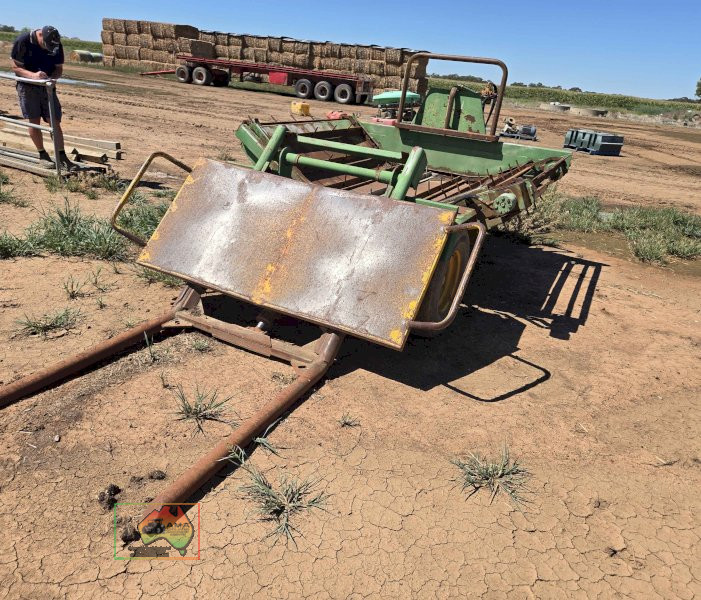 JN&R bale buggy feed out wagon - photo 3