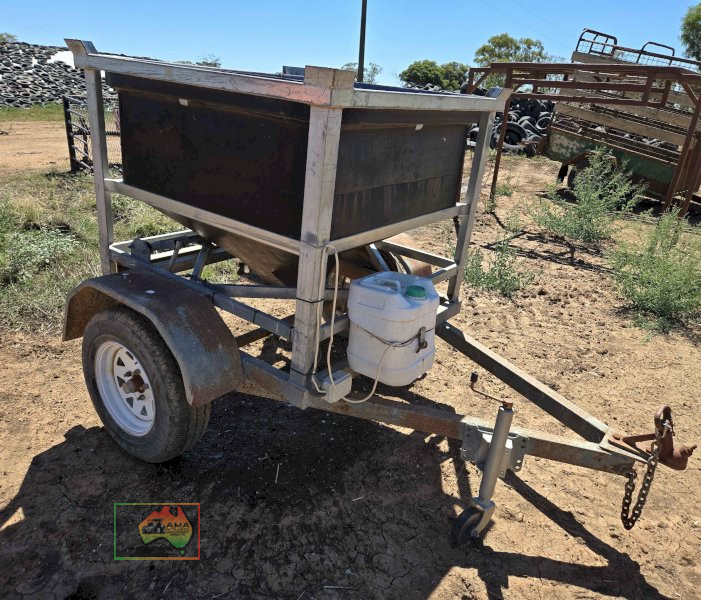 Trailing grain feeder