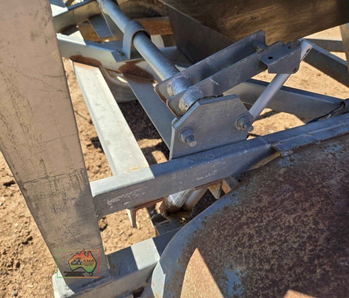 Trailing grain feeder - photo 5