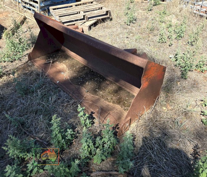 6' tractor bucket