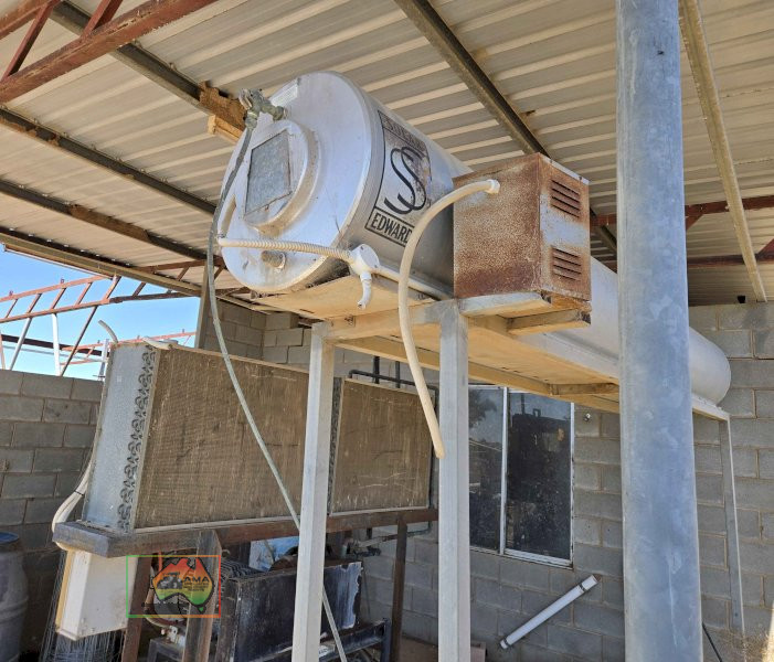 Solar Edwards hot water unit - photo 3