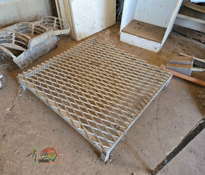 Steel step