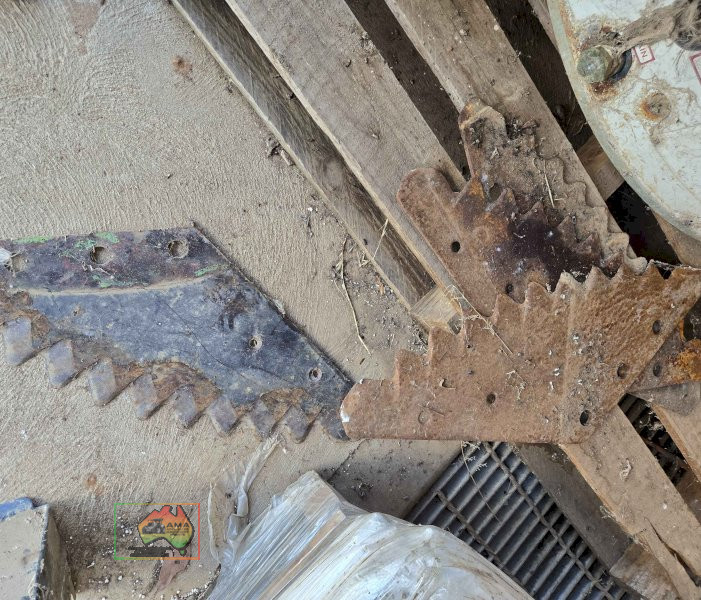 4 X Mixer wagon blades