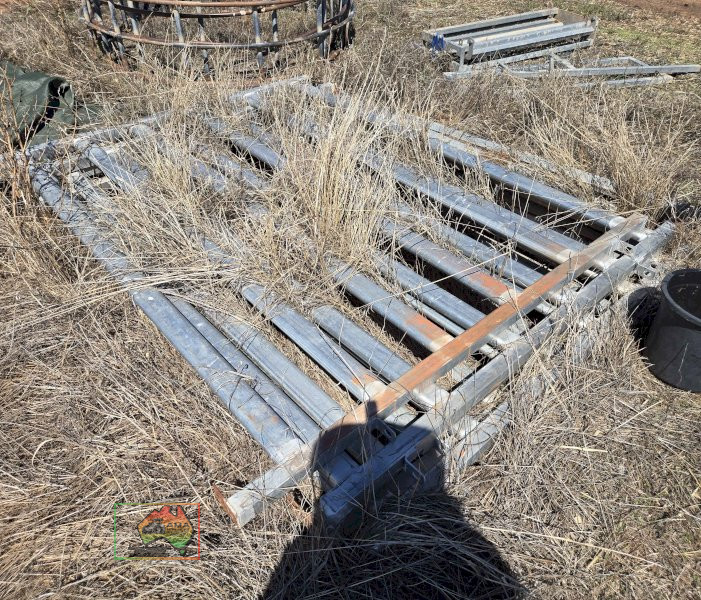5 X Cattle yard panels - photo 2