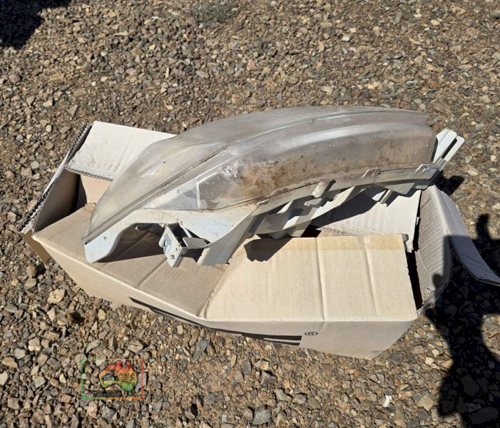 Right front headlight - photo 2