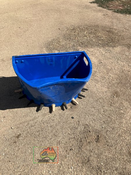 1 x 10 teat calf feeder - photo 4