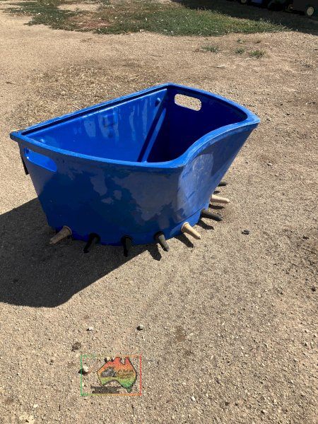1 x 10 teat calf feeder