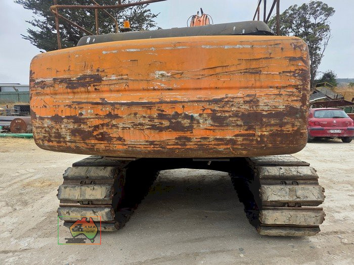 Hitachi ZX200 Excavator with Shear & Grab - photo 6