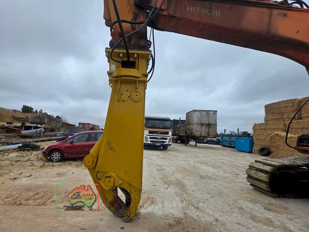 Hitachi ZX200 Excavator with Shear & Grab - photo 3