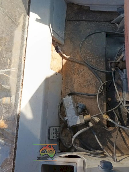 Case 5140 FEL Tractor - photo 19