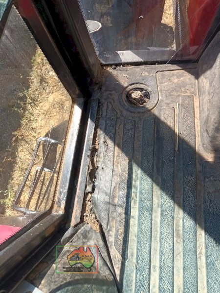 Case 5140 FEL Tractor - photo 17