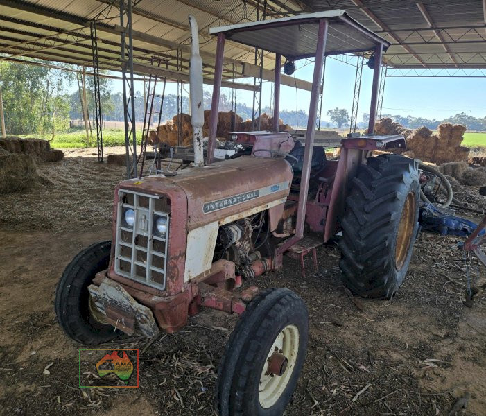 IH-454 Tractor