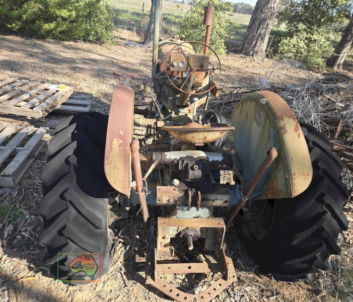 Fordson E27n Tractor - photo 6