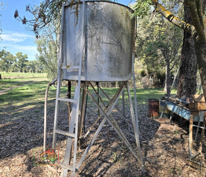 Overhead Fuel Bowser 160 Gal.