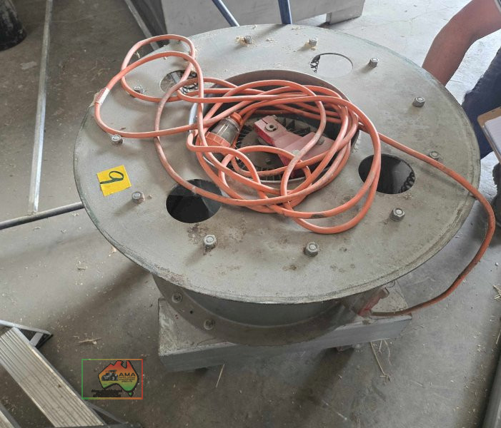 Round Vibrator Table - photo 2