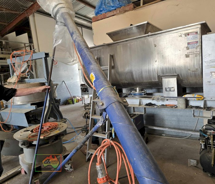 Pencil auger with hopper