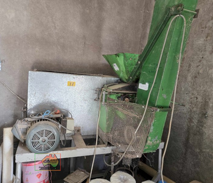 Roller mill and elevator