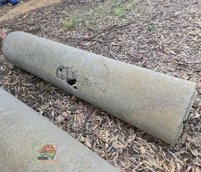 2x (18" x 8ft) Concrete Pipes - photo 3