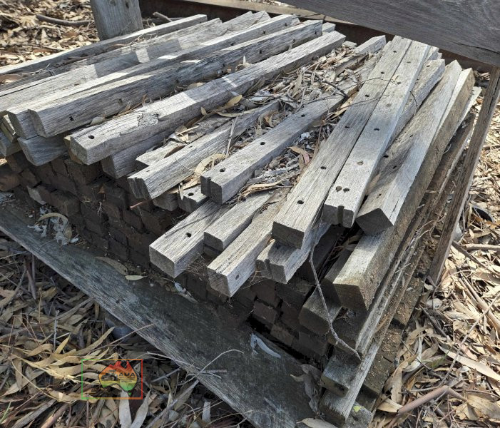 Hardwood Fence Droppers