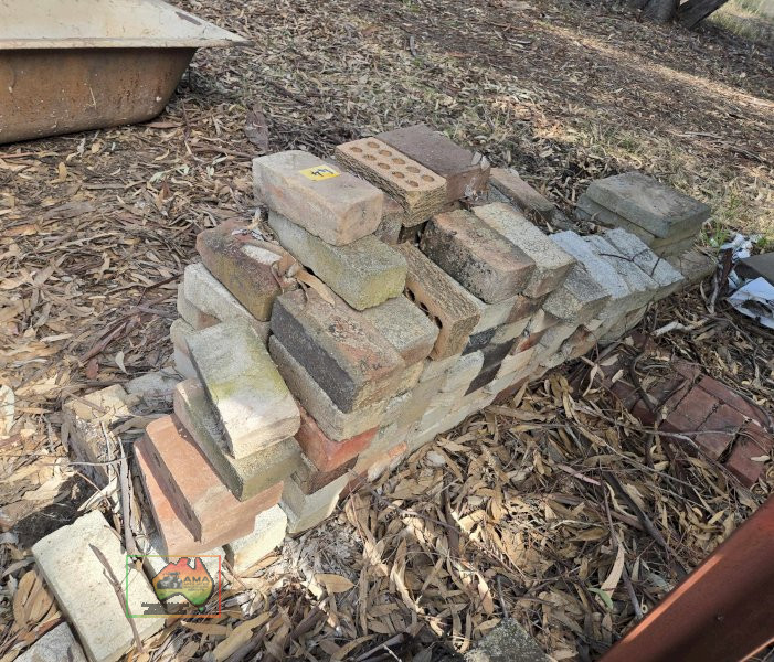 Assorted Bricks & Concrete Products - photo 3