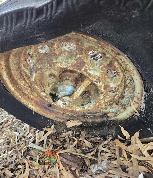 Antique Wheels on Trailer Axle - photo 4